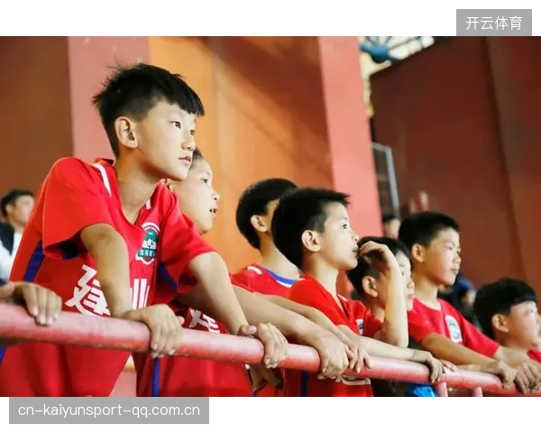 中超联赛青少年活动：点燃校园足球的梦想引擎
